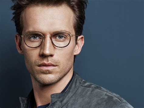 wire frame eyeglasses for men.